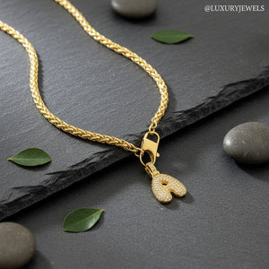 BUNDLE SET Collana a Corda "Frontal Lock" moschettone + 1 Ciondolo Lettera Iniziale "Balloon" con Pavé di Zirconi