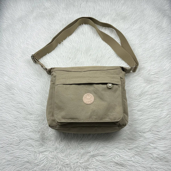 Borsa Tracolla Donna in Nylon Beige Multitasche. Impermeabile e Leggera con Cinghia Regolabile. Modello Postina Casual per Viaggio e Uso Quotidiano