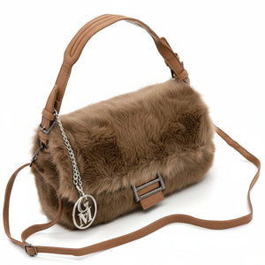 La Pola- Borsa firmata Gyoiamea in eco pelliccia morbida teddy pelo borsetta tracolla