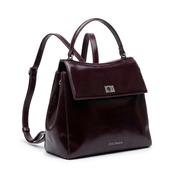 Borsa zaino donna con patta 14508, colore bordeaux, su sfondo bianco