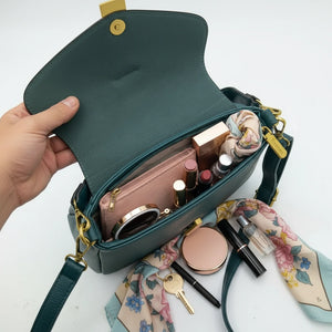 YYcoveri Borsa firmata a mano e tracolla 2 in 1 –_ mezzaluna con chiusura dorata simil pelle martellata