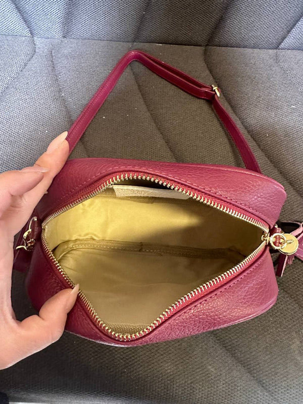 La Quardetta - Borsa in Vera Pelle Italiana a postina borchie firmata GYOIAMEA