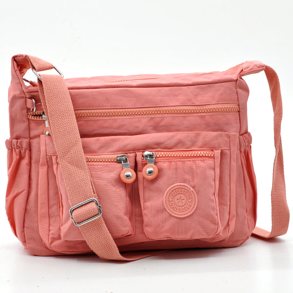 La ActiveZip borsa firmata gyoiamea in nylon tecnico impermeabile