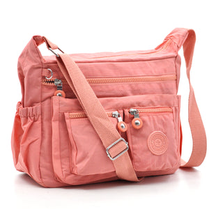 La ActiveZip borsa firmata gyoiamea in nylon tecnico impermeabile