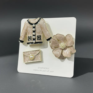 Set 3 Spille Donna Vintage Chic Giacchina, Borsetta e Fiore con Perle — Spille Dorate beige