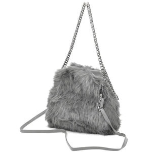 La Brava - Borsa firmata Gyoiamea in eco pelliccia morbida teddy pelo tracolla manici a catena