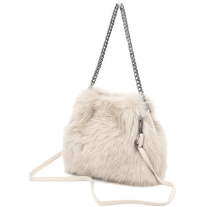 La Brava - Borsa firmata Gyoiamea in eco pelliccia morbida teddy pelo tracolla manici a catena