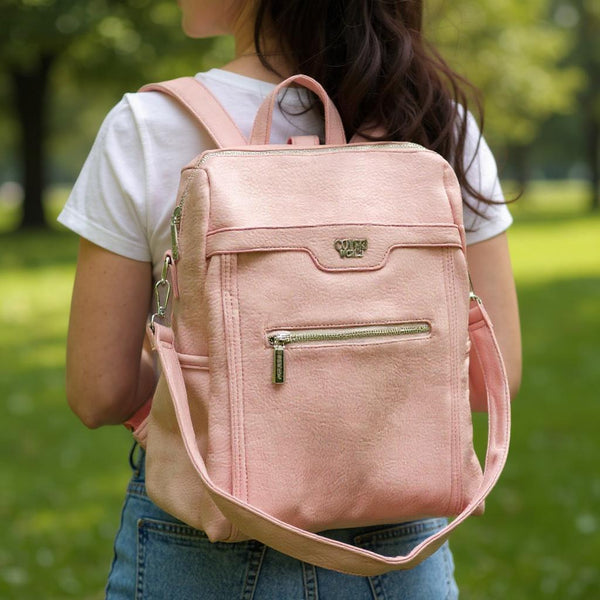 Zaino TRASFORMABILE 2IN1 in eco Pelle firmato   - Elegante e Resistente, Donna , Zaino Casual con Tasca Frontale con Zip e Tasche Laterali, Perfetto per Uso Quotidiano e Lavoro