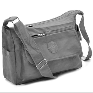 Borsa donna nuova sportiva passeggio 6 tasche nylon impermeabile tracolla postina moda platta