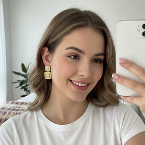 Orecchini a Lobo Geometrici Doppi Quadrati in Oro e Pavé di Zirconi