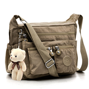 La ActiveZip borsa firmata gyoiamea in nylon tecnico impermeabile