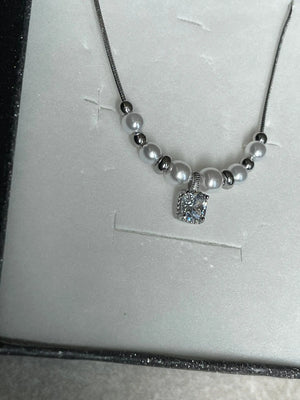 Collana Punto Luce con Perle in Acciaio Inossidabile - Girocollo Regolabile Oro e Argento