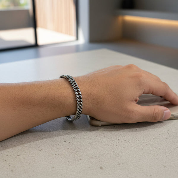 Bracciale Grumetta Piatta Unisex in Acciaio – Stile Industrial Minimal - regolabile