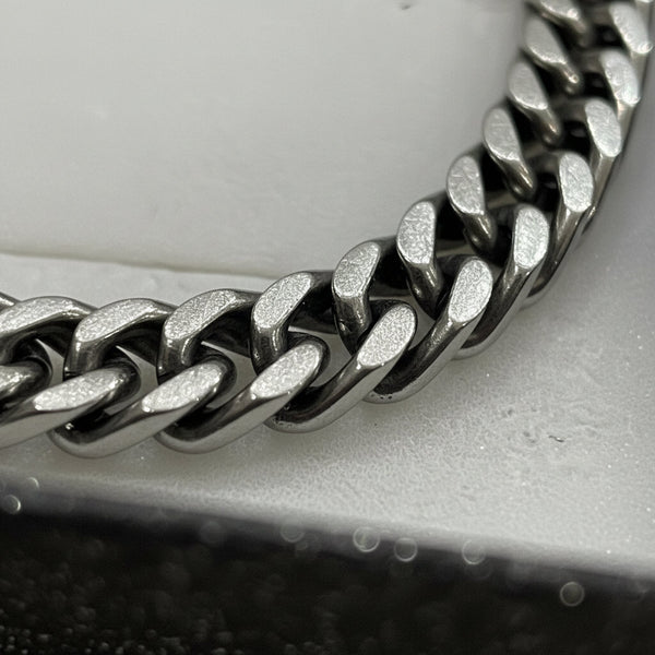 Bracciale Grumetta Piatta Unisex in Acciaio – Stile Industrial Minimal - regolabile