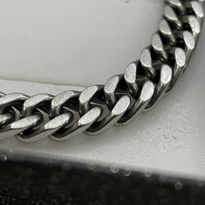 Bracciale Grumetta Piatta Unisex in Acciaio – Stile Industrial Minimal - regolabile