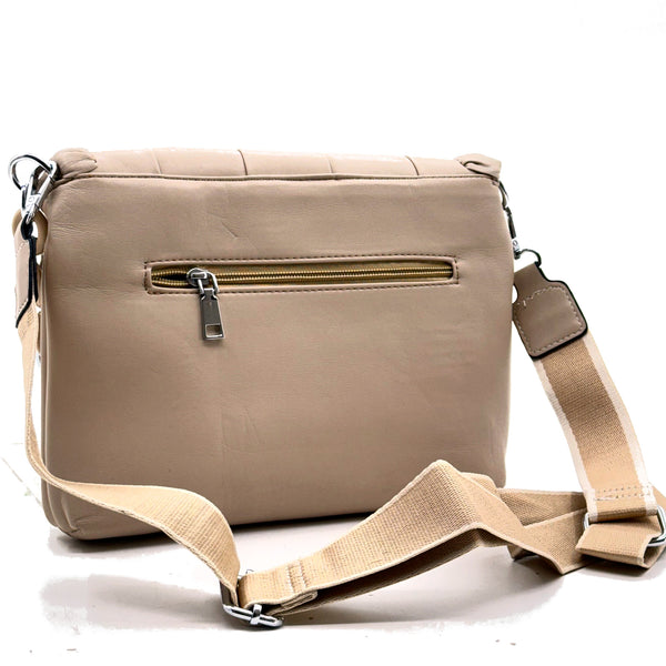 La Adriana Bag borsetta a tracolla con catena pochette pelle vegana
