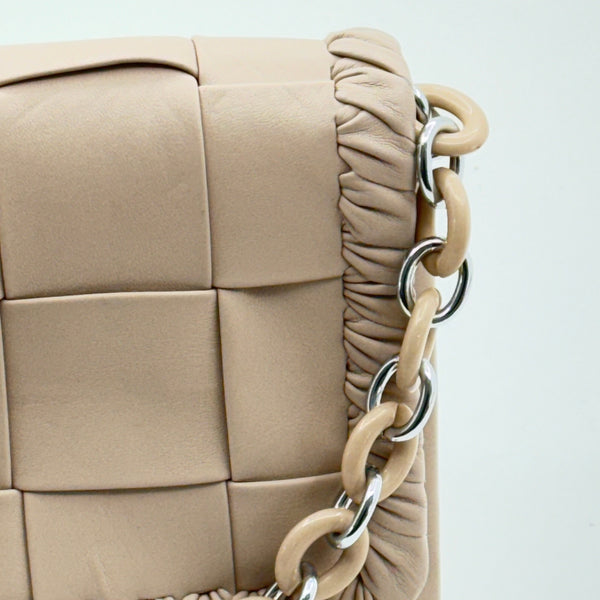 La Adriana Bag borsetta a tracolla con catena pochette pelle vegana