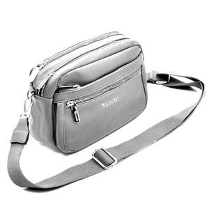 Borsa borsetta a tracolla firmata YYCOVERI multitasche 5 tasche con cerniera