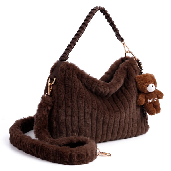 Borsa hobo in ecopelliccia 9756, colore cammello, vista su sfondo bianco