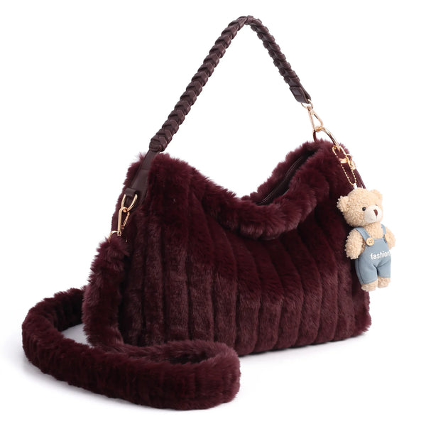 Borsa hobo in ecopelliccia 9756, colore bordeaux, vista su sfondo bianco