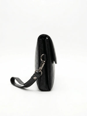 Pochette uomo nera con laccetto, colore nero, vista di profilo