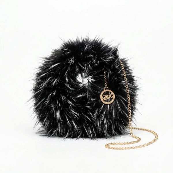 Borsa ad anello effetto pelliccia con catena dorata, nero