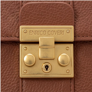 Bauletto Enrico Coveri EC2203, colore Marrone, dettaglio della chiusura dorata