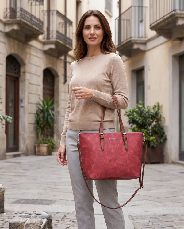 Shopping G. Valentini 9940-673D, colore Rosso, indossata 1