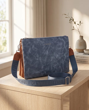 Tracolla G. Valentini A9950-131B, colore Blu, ambientata