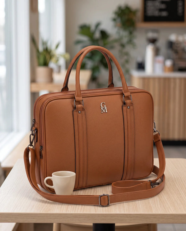 Borsa da lavoro doppio scomparto 94950, cuoio, ambientata al caffè