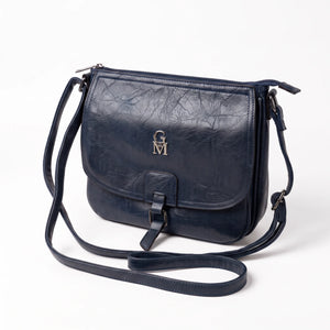 Borsa a tracolla 21008, blu navy, vista su sfondo bianco