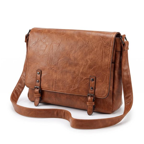 Borsa a tracolla doppia fibbia IMG1164, marrone cuoio chiaro, vista su sfondo bianco