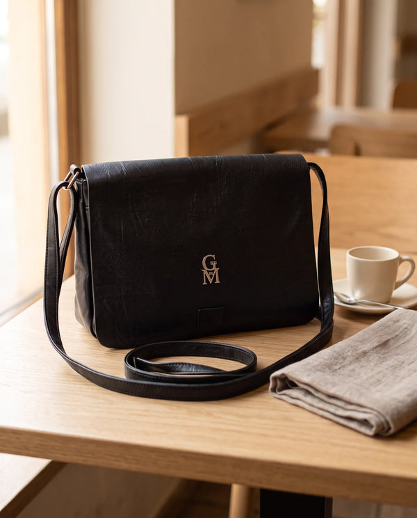 Borsa a tracolla L6322, nero, ambientata al caffè