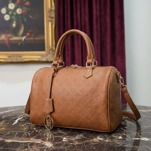 La Ciràsa- Borsa a bauletto  firmata GYOIAMEA a mano tracolla casual simil pelle martellata venata