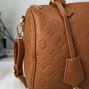La Ciràsa- Borsa a bauletto  firmata GYOIAMEA a mano tracolla casual simil pelle martellata venata