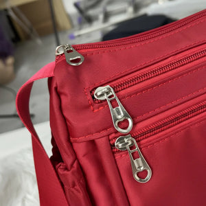 La MaxZip borsa firmata gyoiamea in nylon tecnico impermeabile