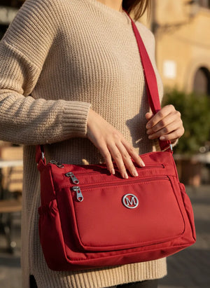 La MaxZip borsa firmata gyoiamea in nylon tecnico impermeabile