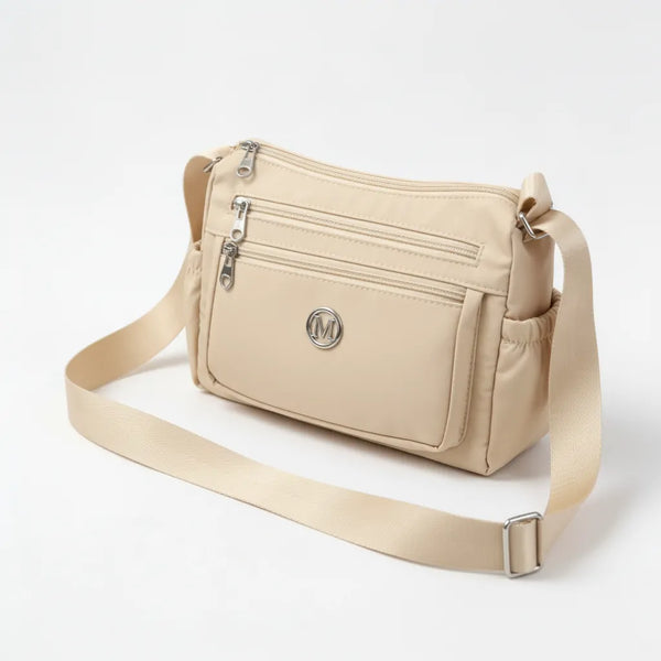 La MaxZip borsa firmata gyoiamea in nylon tecnico impermeabile