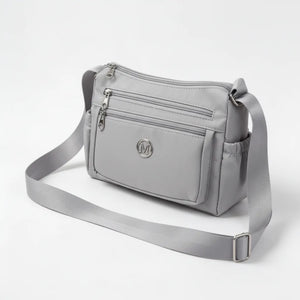 La MaxZip borsa firmata gyoiamea in nylon tecnico impermeabile