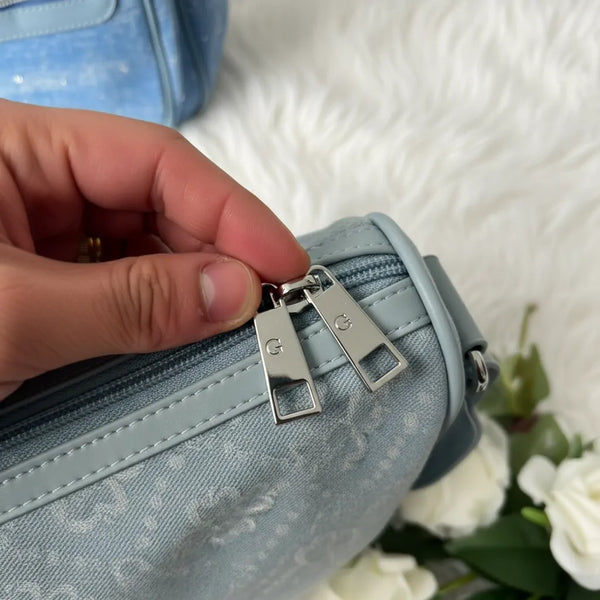 Borsa firmata Baci&abbracci jeans denim tracolla sacco spalla mezzaluna ricamata quadrifoglio