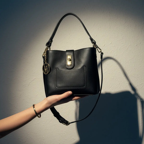 Graziella - Borsa in Vera Pelle Italiana Modello a Spalla con Tracolla e Dettagli Dorati