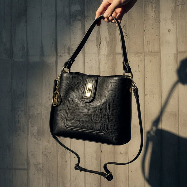 Graziella - Borsa in Vera Pelle Italiana Modello a Spalla con Tracolla e Dettagli Dorati