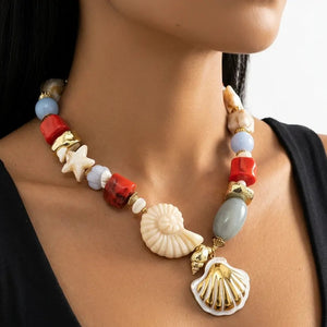 Portofino - Collana Vistosa Mare con Ciondolo Maxi Conchiglia Oro e Pietre Grandi