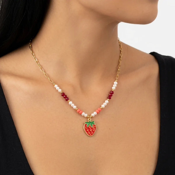 Fragolina Chic - Collana Catena acciaio colore Oro e Perline con Ciondolo Fragola Rossa Smaltata