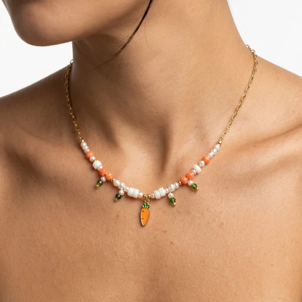 Carotina Chic - Collana Catena acciaio colore Oro e Perline con Ciondolo carota Smaltata