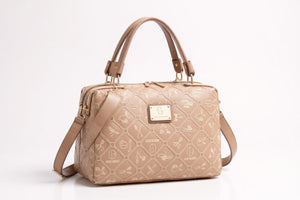 Borsa bauletto firmata Giulia Piarelli eco pelle logo tasche con zip capiente e comoda a tracolla fantasia logo