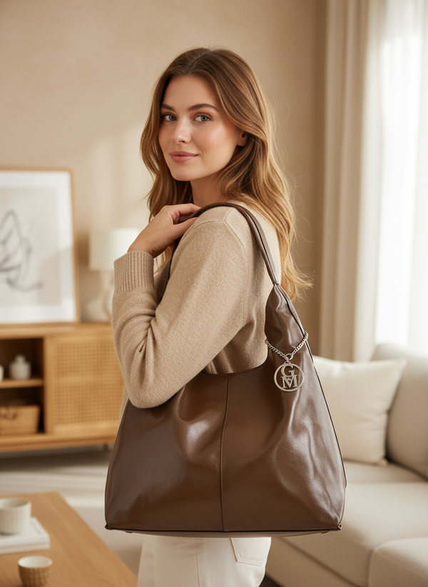 La Mattea - Borsa donna firmata Gyoiamea a sacco hono in similpelle lucida mono manico