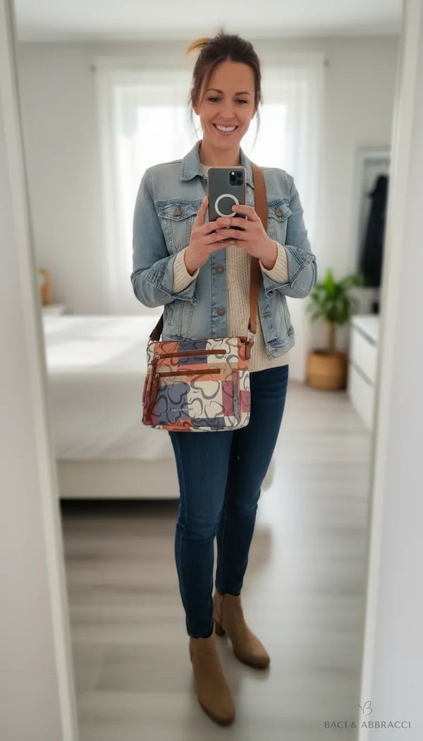 Borsa firmata Baci&Abbracci tracolla 5 zip multitasche fantasia logo impermeabile zip