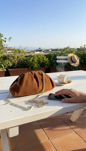 La Nuvola scamosciata  - Borsa in Vera Pelle Italiana a Arricciata firmata GYOIAMEA Pouch Bag Clutch chiusura a scatto