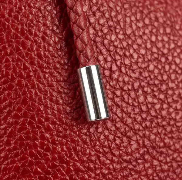 Borsa hobo donna a spalla con laccetti e tracolla rosso - dettaglio del laccetto